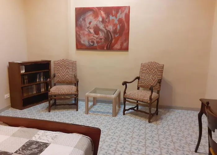 Πανσιόν Centre Historique *